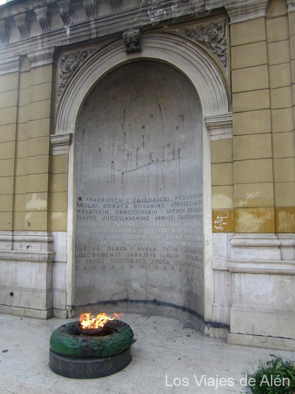Monumento a la república Federal Socialista de Yugoslavia en la ciudad de Sarajevo